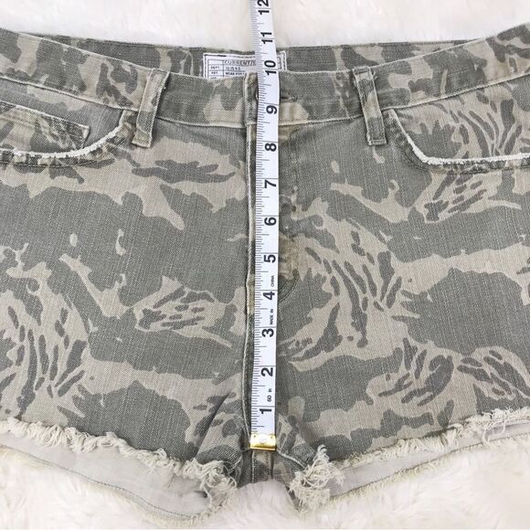 CURRENT/ELLIOTT The Boyfriend Short Cutoffs Broken Camo Print Frayed‎ Sz 28 - Picture 11 of 14